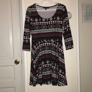 Snowflake Geometric Print Red And Black Dress Sz L